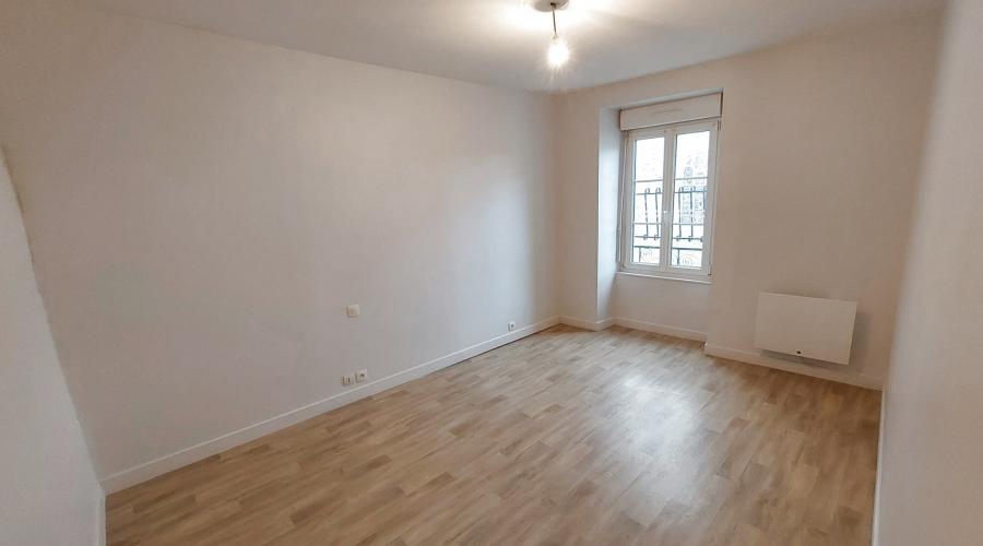 Photo APPARTEMENT - CENTRE VILLE - ARGENTRE DU PLESSIS 2